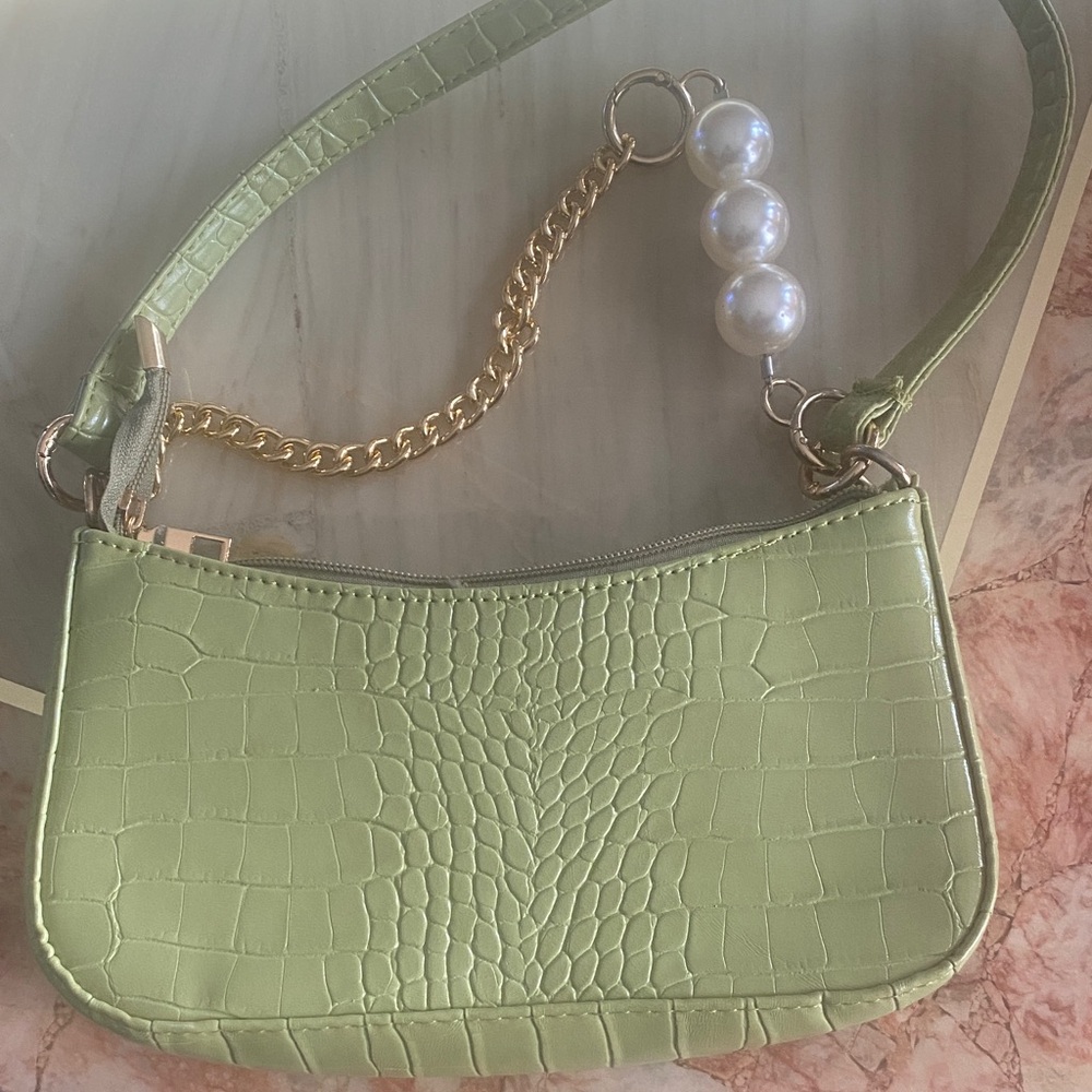 Lime Croc-Embossed Shoulder Bag with Gold Chain - Picture 2 of 2
